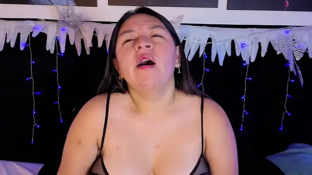 BellaRoux1 online show from December 20, 2025, 12:08 pm