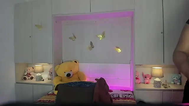 LilyWhitney online show from February 7, 2026, 4:09 am