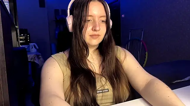 LauretteRagar online show from October 17, 2025, 4:42 pm