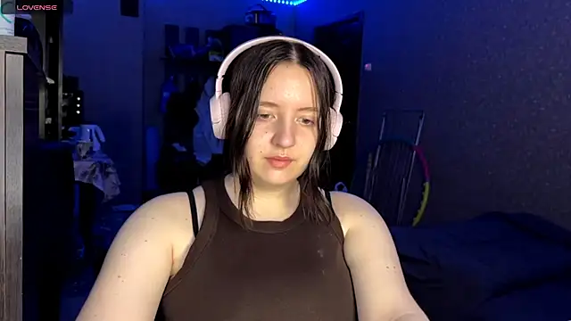 LauretteRagar online show from October 16, 2025, 5:32 pm