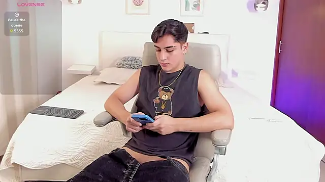 Thiago winteer online show from October 20, 2025, 4:58 am