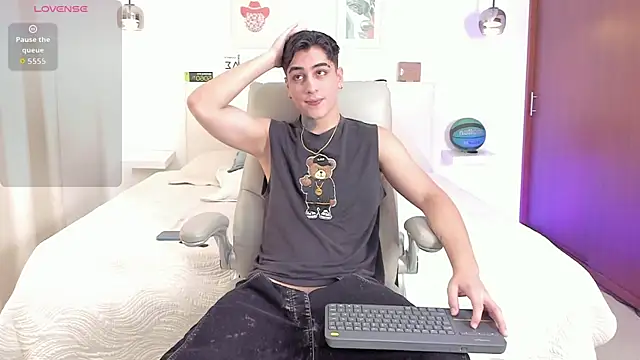 Thiago winteer online show from November 26, 2025, 5:40 am