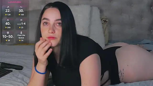 Leah Brooks online show from November 24, 2025, 4:56 am