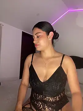 MiaAlarie online show from February 7, 2026, 5:04 am