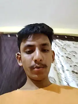 Snapshot of yung_cplz chatting on October 18, 2025, 1:24 pm yung cplz online show from October 18, 2025, 1:24 pm