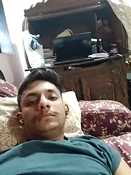 Snapshot of yung_cplz chatting on October 8, 2025, 11:01 am yung cplz online show from October 8, 2025, 11:01 am