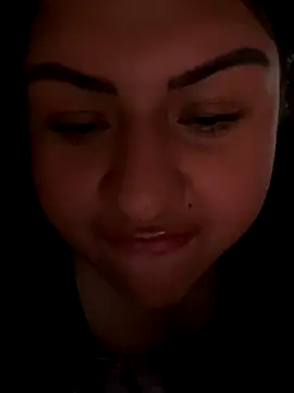 Regina Escobar online show from September 20, 2025, 7:41 pm