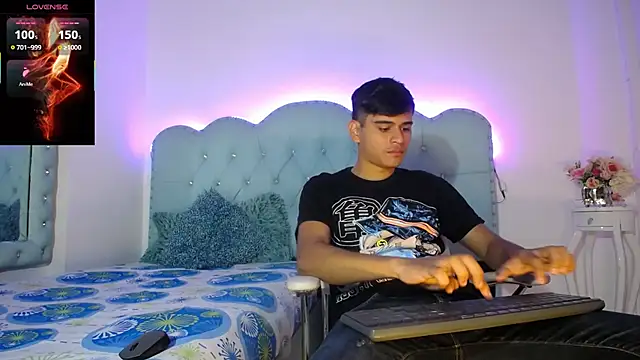 Charlie Cock  online show from December 17, 2025, 3:55 am