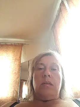 Snapshot of Catherine372311 chatting on September 9, 2025, 10:57 am Catherine372311 online show from September 9, 2025, 10:57 am