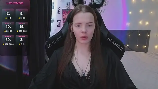 Luna Navy online show from February 28, 2026, 6:24 am