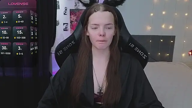 Luna Navy online show from March 5, 2026, 5:48 am