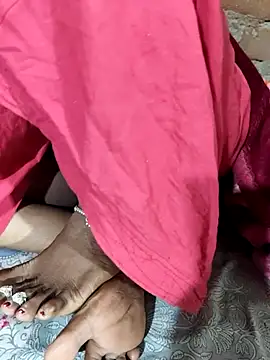 Snapshot of POOJACOUPLE chatting on January 13, 2026, 6:01 pm POOJACOUPLE online show from January 13, 2026, 6:01 pm