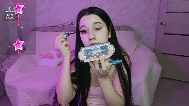 Eva Maller online show from March 11, 2026, 4:39 am