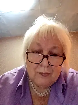 Snapshot of Alexia64231 chatting on October 27, 2025, 6:47 am Alexia64231 online show from October 27, 2025, 6:47 am