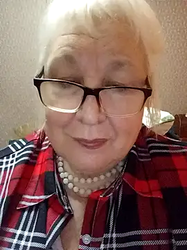 Snapshot of Alexia64231 chatting on November 9, 2025, 5:00 am Alexia64231 online show from November 9, 2025, 5:00 am