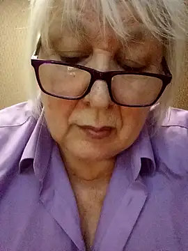 Snapshot of Alexia64231 chatting on December 1, 2025, 3:51 am Alexia64231 online show from December 1, 2025, 3:51 am