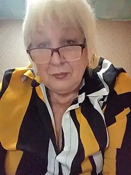 Snapshot of Alexia64231 chatting on October 25, 2025, 6:19 pm Alexia64231 online show from October 25, 2025, 6:19 pm