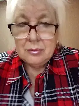 Snapshot of Alexia64231 chatting on November 2, 2025, 4:06 am Alexia64231 online show from November 2, 2025, 4:06 am