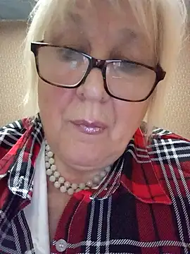 Snapshot of Alexia64231 chatting on November 5, 2025, 3:48 pm Alexia64231 online show from November 5, 2025, 3:48 pm