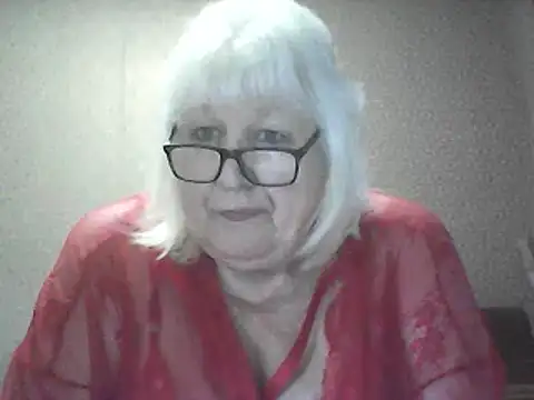 Alexia64231 online show from April 18, 2026, 1:35 pm