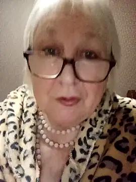 Snapshot of Alexia64231 chatting on November 11, 2025, 2:06 am Alexia64231 online show from November 11, 2025, 2:06 am