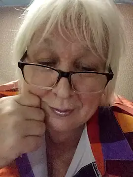 Snapshot of Alexia64231 chatting on November 24, 2025, 3:56 pm Alexia64231 online show from November 24, 2025, 3:56 pm