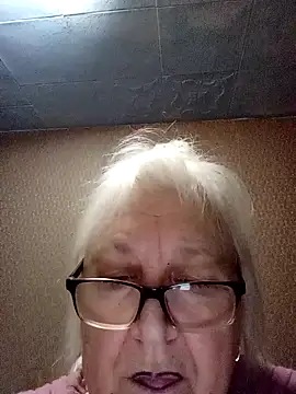 Snapshot of Alexia64231 chatting on November 13, 2025, 8:24 pm Alexia64231 online show from November 13, 2025, 8:24 pm