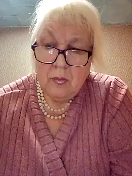 Snapshot of Alexia64231 chatting on October 26, 2025, 6:41 pm Alexia64231 online show from October 26, 2025, 6:41 pm