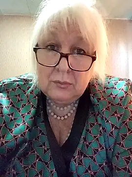 Snapshot of Alexia64231 chatting on October 29, 2025, 7:40 am Alexia64231 online show from October 29, 2025, 7:40 am