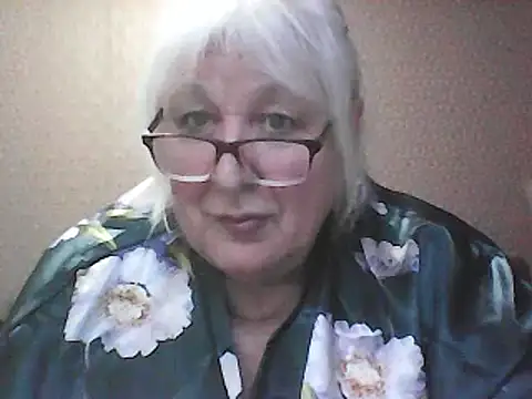 Snapshot of Alexia64231 chatting on December 3, 2025, 5:12 pm Alexia64231 online show from December 3, 2025, 5:12 pm