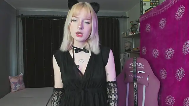 Snapshot of godlikegirlyy chatting on September 20, 2025, 12:21 pm godlikegirlyy online show from September 20, 2025, 12:21 pm