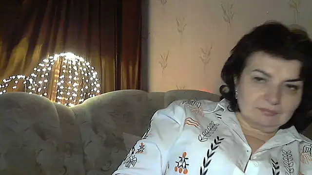 Snapshot of LedyNika chatting on November 28, 2025, 8:31 pm LedyNika online show from November 28, 2025, 8:31 pm