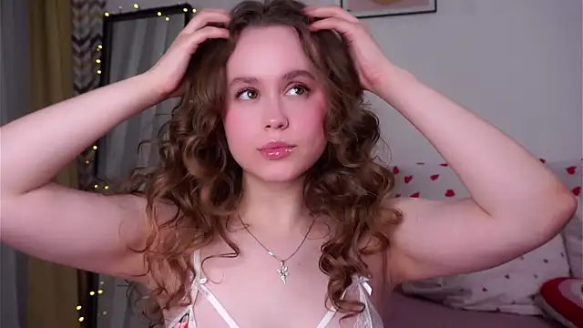 SusannaScholler online show from April 8, 2026, 10:11 pm