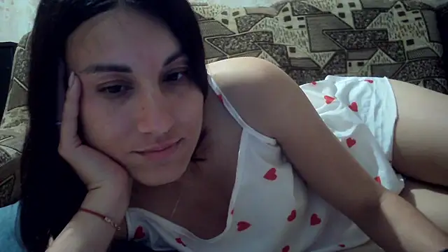 Snapshot of kiss_lovely_ chatting on May 19, 2026, 8:49 pm kiss lovely online show from May 19, 2026, 8:49 pm