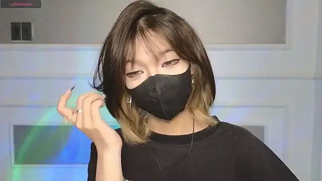      Panda      online show from April 18, 2026, 8:53 pm