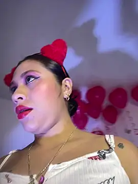 LuluMonroe Eup online show from February 6, 2026, 4:41 am