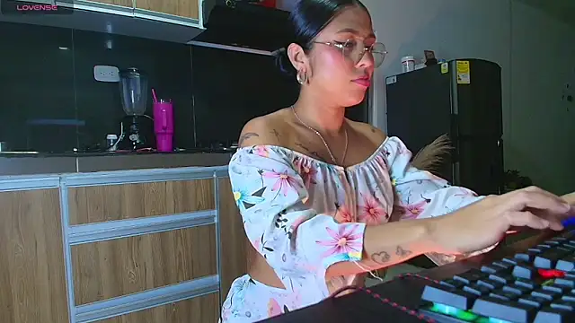 LuluMonroe Eup online show from May 26, 2026, 2:20 am