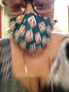 Snapshot of sweet-lotus chatting on November 13, 2025, 8:18 am sweet-lotus online show from November 13, 2025, 8:18 am