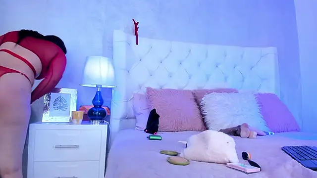 Yara Bliss  online show from November 14, 2025, 3:15 pm