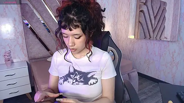 Snapshot of redd_pandaa chatting on July 22, 2026, 3:30 am redd pandaa online show from July 22, 2026, 3:30 am