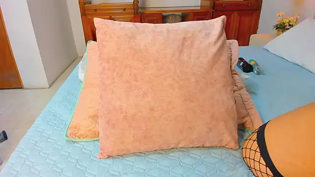 Snapshot of Tatihornyy chatting on October 25, 2025, 11:31 am Tatihornyy online show from October 25, 2025, 11:31 am