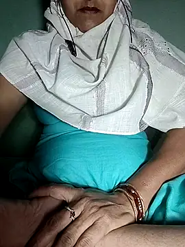 Hotty-Monaa online show from November 5, 2025, 4:54 pm