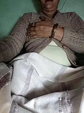 Hotty-Monaa online show from November 26, 2025, 5:35 pm