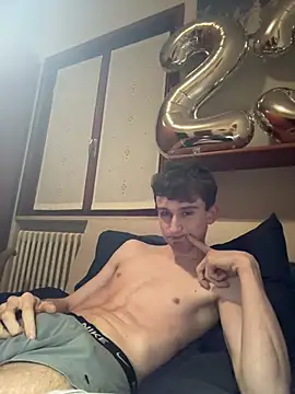 Snapshot of twinkethan07 chatting on February 2, 2026, 1:37 am twinkethan07 online show from February 2, 2026, 1:37 am