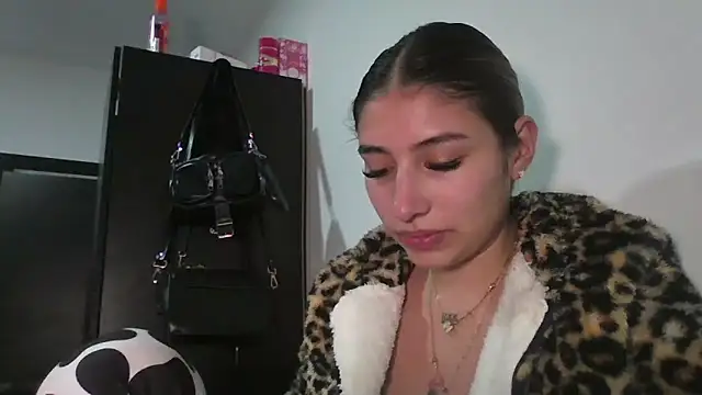 Snapshot of AriaBliss- chatting on February 22, 2026, 8:32 pm AriaBliss- online show from February 22, 2026, 8:32 pm