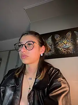 Snapshot of AriaBliss- chatting on October 12, 2025, 3:41 am AriaBliss- online show from October 12, 2025, 3:41 am