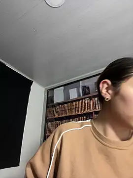 Snapshot of AriaBliss- chatting on September 12, 2025, 3:39 am AriaBliss- online show from September 12, 2025, 3:39 am