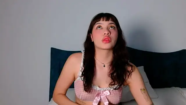 angelinhaaa online show from September 26, 2025, 4:08 am