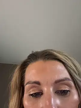 BaddieBossXX2 online show from November 29, 2025, 4:01 am