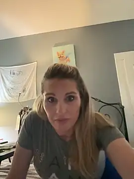 BaddieBossXX2 online show from November 16, 2025, 1:05 pm